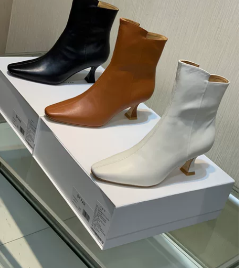 By Far简约不简单时髦精必备靴 by ...