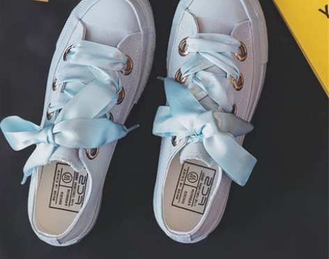 蓝色粉色帆布鞋各一双，超美，买鞋癖出囤货，...