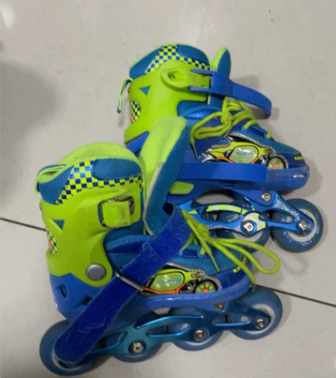 孩子旱冰鞋小了 4-6岁肯定肯定能穿，50...