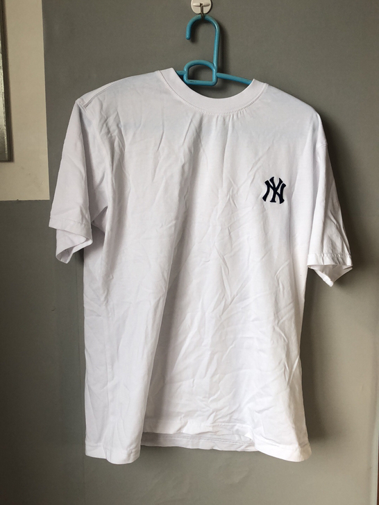 MLB短袖 xs 码全新 背部做工瑕疵没有...