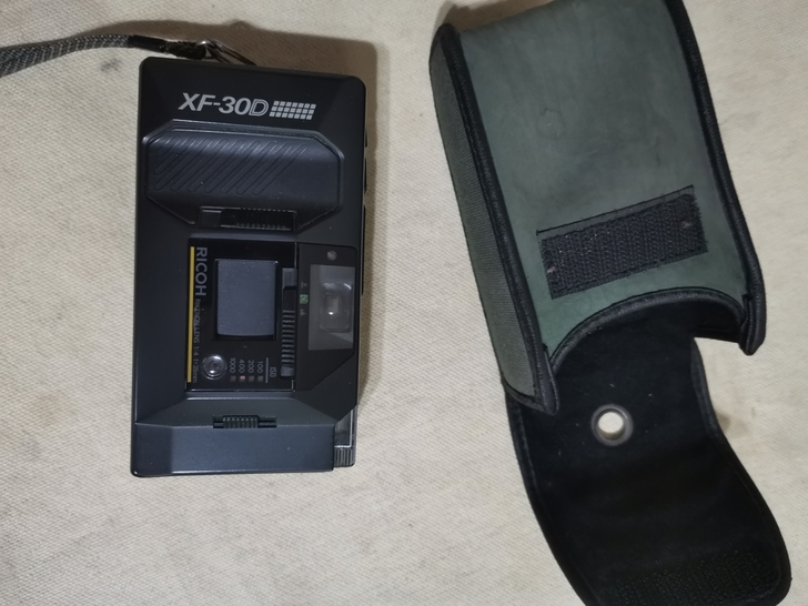 理光ⅩF30D相机，外观完整新净，功能正常...