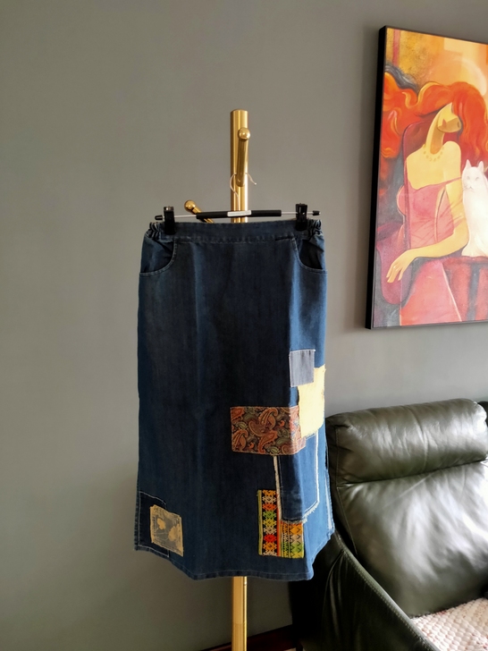 民族风香云纱牛仔裙。尺码L。腰部有松紧。全...