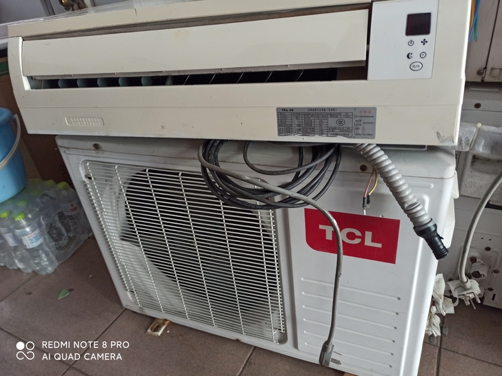 非常新的tcl空调。室内机保护膜还有。1....