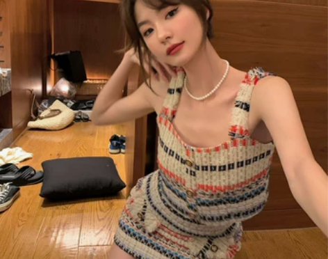 邱肉瑶 夏季彩条显瘦吊带收腰短裙性感辣妹纯...
