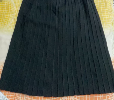 针织半身裙 中裙 感兴趣的话点“我想要”和...