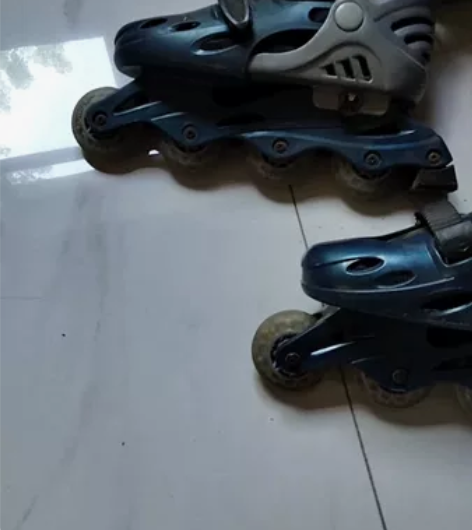 成人旱冰鞋 感兴趣的话点“我想要”和我私聊...