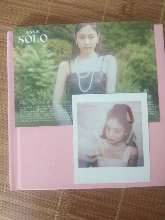 blackpink jennie solo...
