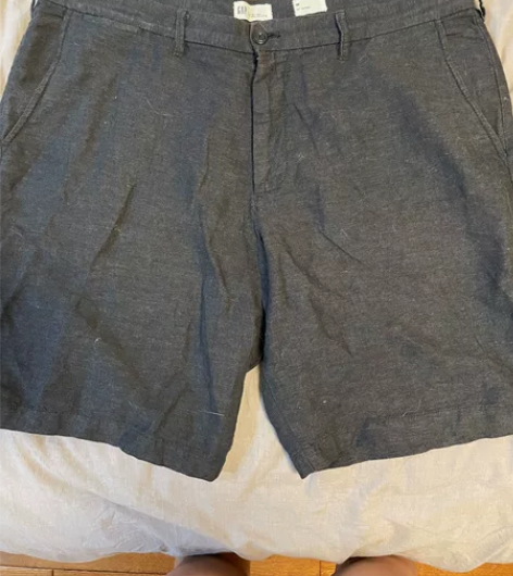 Gap 石墨色 灰色短裤 尺码 36  一...