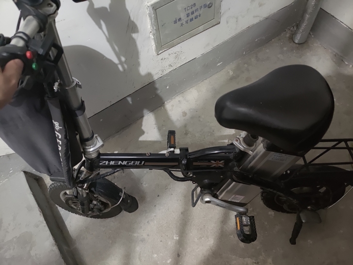 正步电动车，功能正常还可以骑45公里左右，...