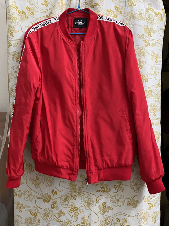 出闲置棒球外套