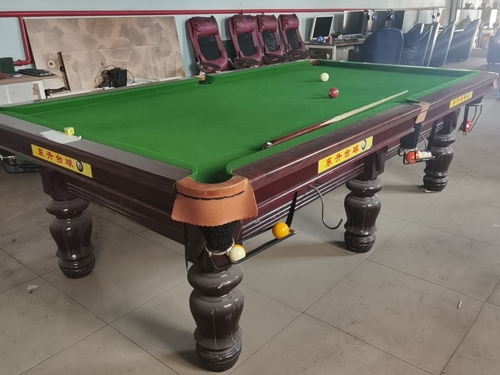 台球桌，台泥 台布 网兜 都是新换的使用时...
