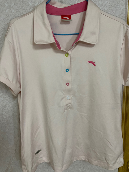 安踏女款短袖运动上衣