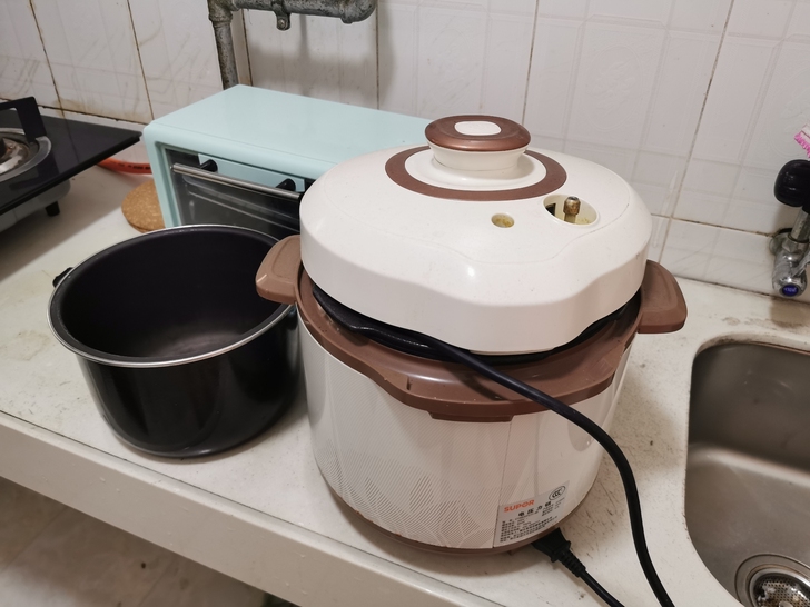 2019年底买的苏泊尔电压力锅，目前九成新...