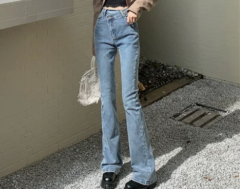 弄格设计感交叉腰微喇牛仔裤女春秋新款高腰显...