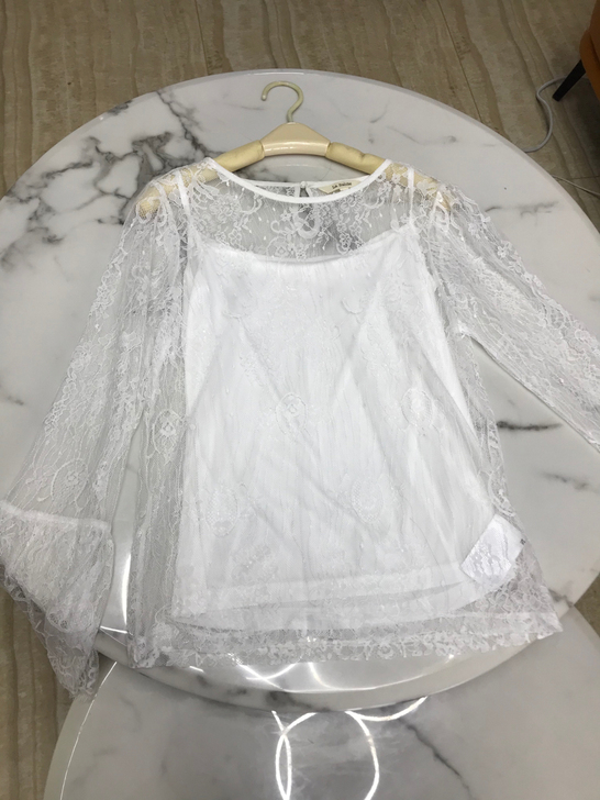 拉夏贝尔蕾丝衫,内搭吊带衫是分开的,三标齐...