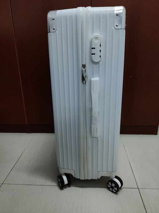 旅行箱26寸,白色,万向轮,普通密码锁
