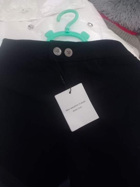 黑色牛仔小脚裤,xs码有弹性,质量好显腿细