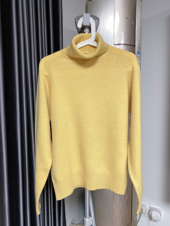 全新淡黄色高领毛衣羊绒衫 无痕无瑕疵 一次...