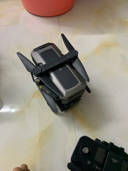 f7世纪无人机，成色特别的新，没飞过几次，...