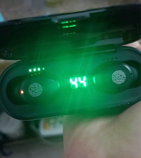 全新没用过，要买的话发全新的夏新耳机 感兴...