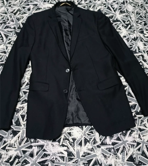 男士修身西服黑色，肩宽47，胸围108，袖...