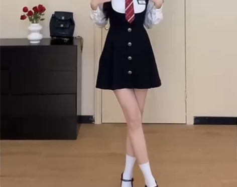 校园小说女主 假两件连衣裙女秋学院风长袖百...