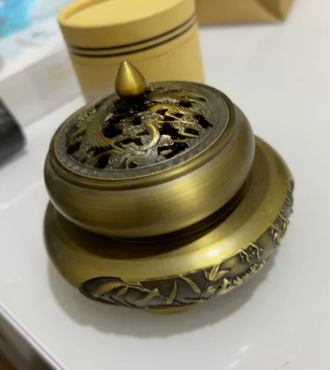 香薰炉黄铜 送大半盒香 感兴趣的话点“我想...
