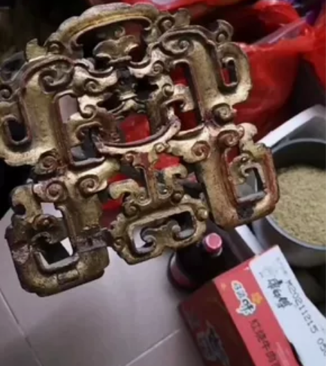 螭龙纹木雕 感兴趣的话点“我想要”和我私聊...
