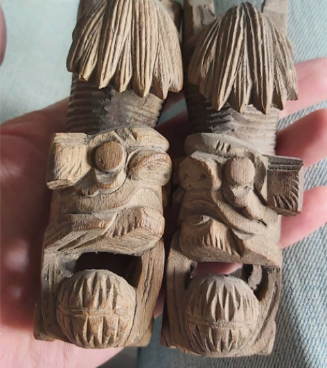 清   木雕狮子（一对） 高11厘米 倒挂...