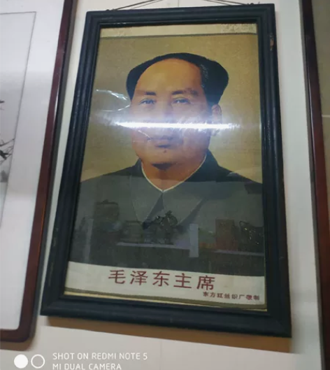 文革时期毛主席刺绣画，长70宽50.玻璃框...