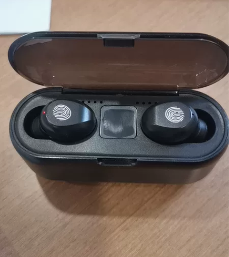 杂牌  9成新  蓝牙耳机 感兴趣的话点“...