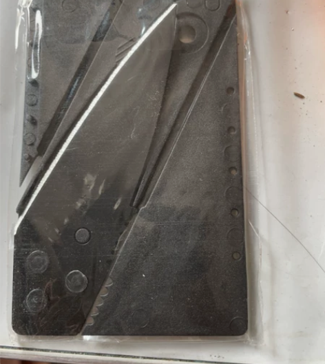 便携式迷你卡片刀 多功能信用卡折叠小刀户外...