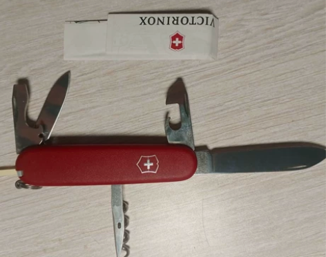 瑞士多功能军刀 有需要联系[比心] 感兴趣...