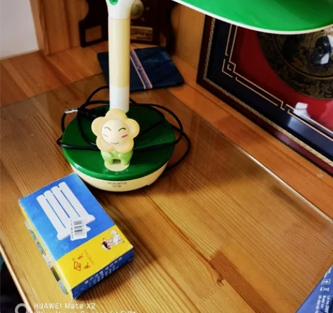 护眼灯，带备用灯管。 感兴趣的话点“我想要...