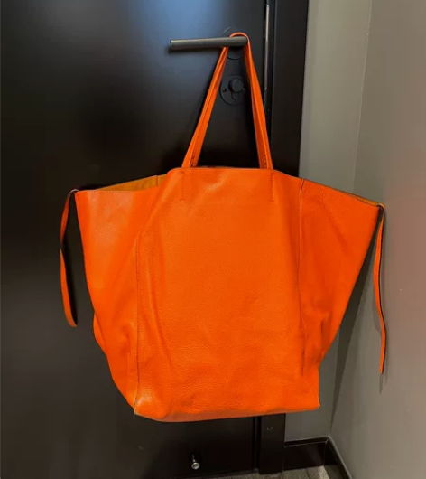 CELINE 橙色购物袋机场包妈咪包 特别...
