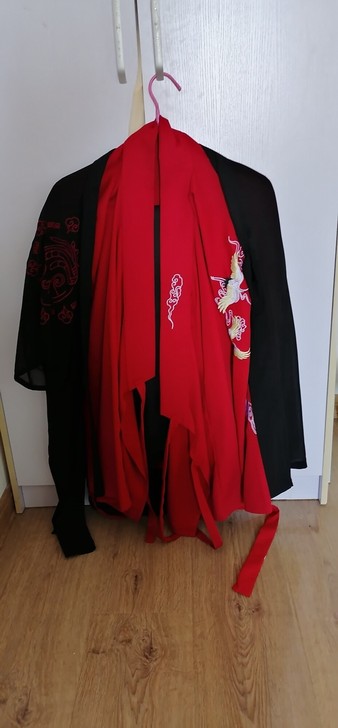 这套汉服超喜欢，在西安买的，原价500多，...