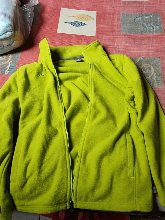 特步抓绒上衣   175/96A