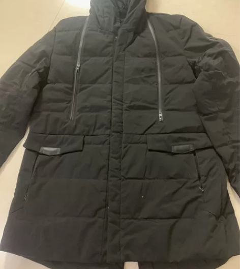 男士黑色羽绒服180号9成新 感兴趣的话点...