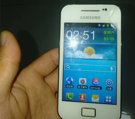 三星GT-S5831i九成新，触屏版，插卡...