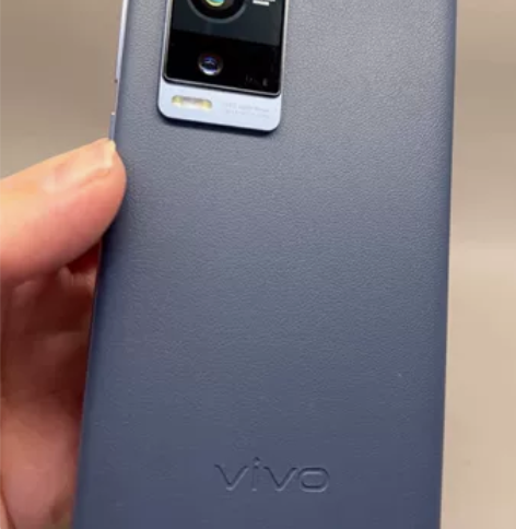 vivo X60 Pro+ 5G手机。12...