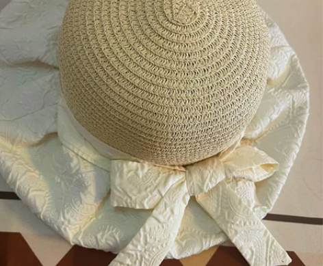 法式百搭草帽女夏天平顶帽子小礼帽蝴蝶结飘带...