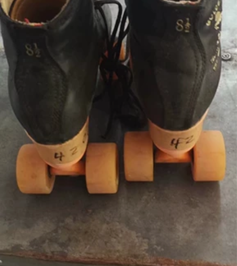 帮朋友出闲置旱冰鞋 旱冰场不干了 双排 单...