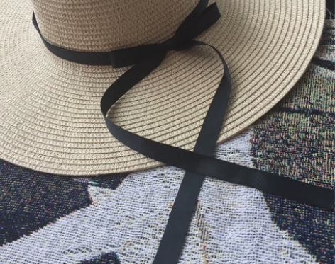 小玉蔡 度假搭配黑色蝴蝶结草帽沙滩大檐帽女...