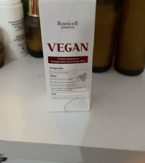 雅雅家的，这个精华没有使用过，需要可以联系...