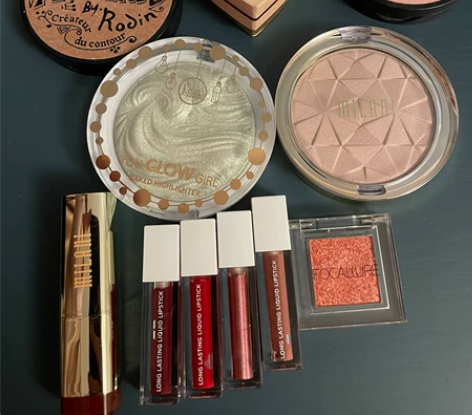 图一所有化妆品99包邮出，除了图二和图三的...