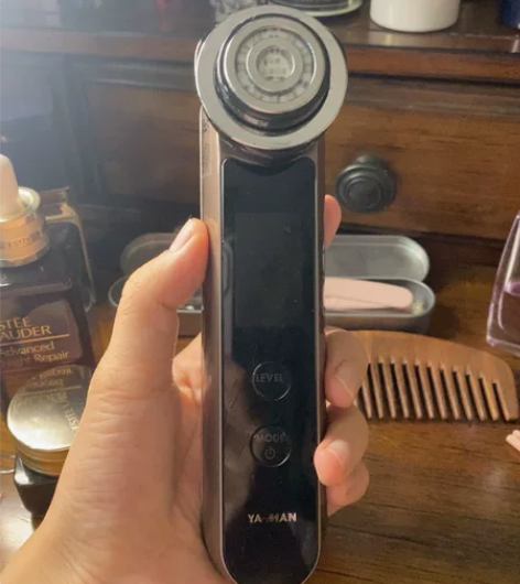 雅萌美容仪,在香港买的。买回来用了十来次,...