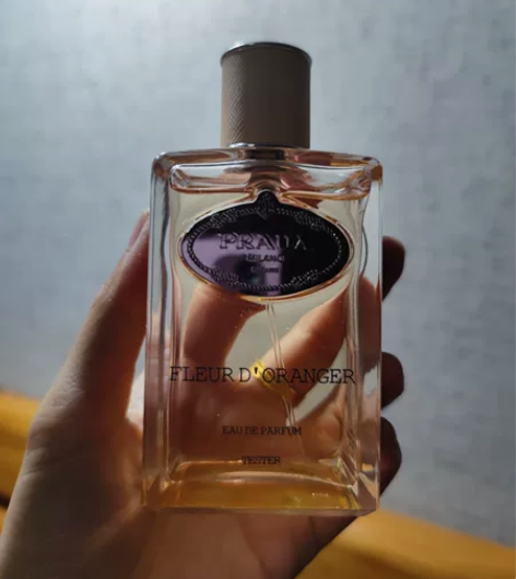 普拉达香水，什么味儿的我也不记得了，买来用...