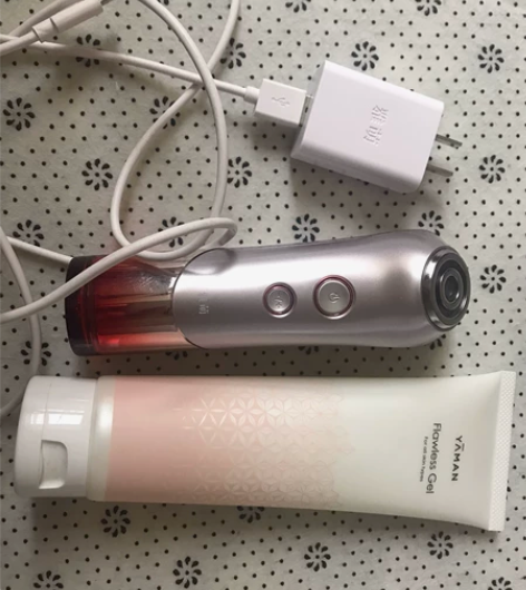 雅萌红光 。95新。闲置。充电器有 凝胶也...