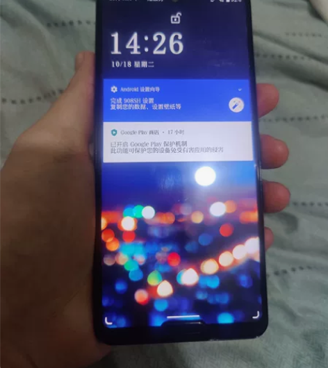 夏普r5g，成色9新左右吧，屏幕显示完美，...