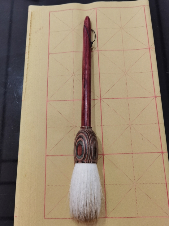 大号毛笔，锋长8cm，直径3.5cm，笔总...